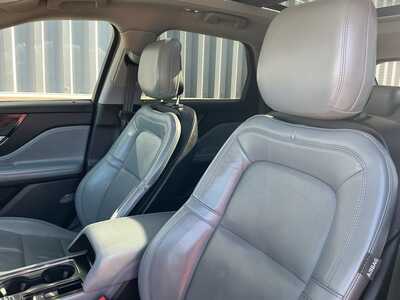 2020 Lincoln Corsair, $23955. Photo 9