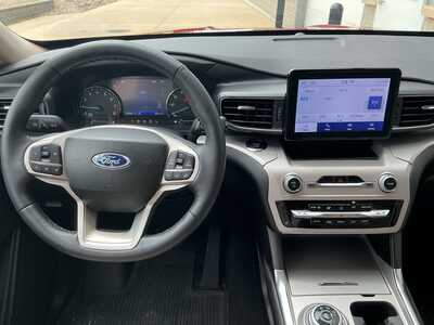2023 Ford Explorer, $35554. Photo 11