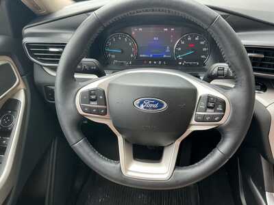 2023 Ford Explorer, $35554. Photo 12