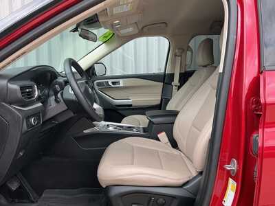 2023 Ford Explorer, $35554. Photo 9