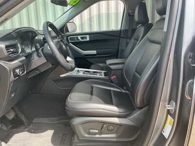 2023 Ford Explorer, $32900. Photo 8