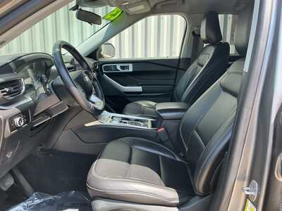 2023 Ford Explorer, $32699. Photo 9