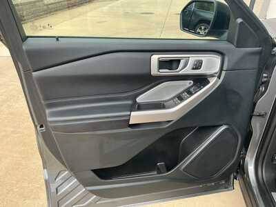 2024 Ford Explorer, $35363. Photo 8