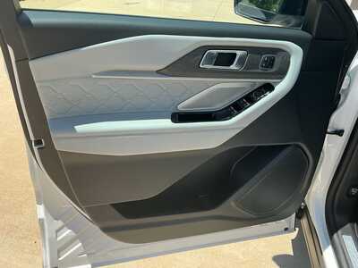 2026 Ford Explorer, $55512. Photo 7