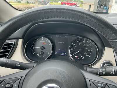 2019 Nissan Rogue, $18953. Photo 12