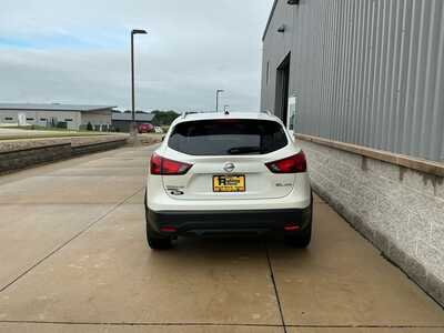 2019 Nissan Rogue, $18953. Photo 5