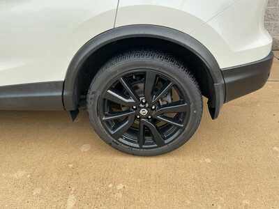 2019 Nissan Rogue, $18953. Photo 6