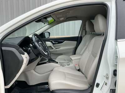 2019 Nissan Rogue, $18953. Photo 8