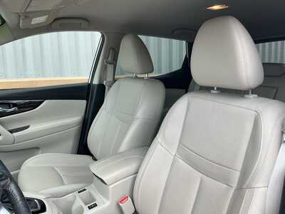 2019 Nissan Rogue, $18953. Photo 9