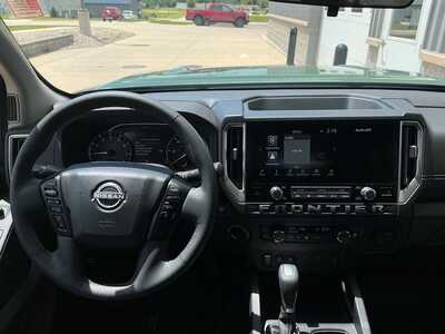 2026 Nissan Frontier, $37794. Photo 10