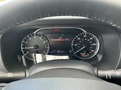 2026 Nissan Frontier, $37794. Photo 12
