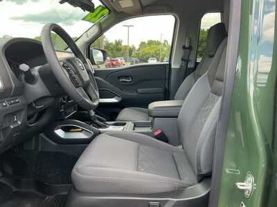 2026 Nissan Frontier, $37794. Photo 8
