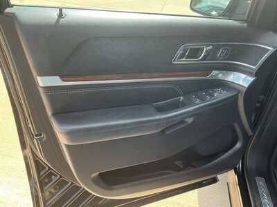 2018 Ford Explorer, $15560. Photo 8