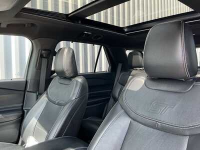 2022 Ford Explorer, $35923. Photo 10