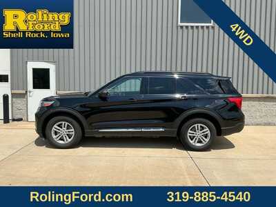 2022 Ford Explorer, $28664. Photo 2