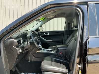 2022 Ford Explorer, $28664. Photo 8