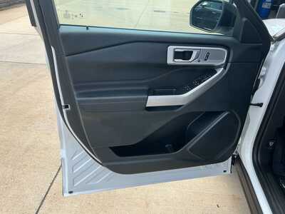 2024 Ford Explorer, $38356. Photo 8