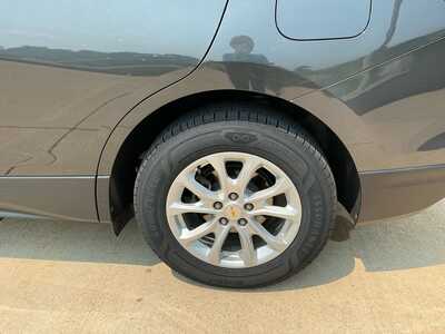 2019 Chevrolet Equinox, $18989. Photo 6