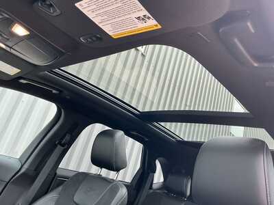 2021 Ford Edge, $24860. Photo 11
