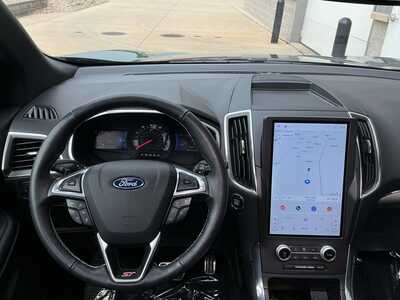 2021 Ford Edge, $24860. Photo 12