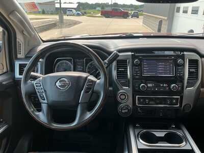 2018 Nissan Titan, $28598. Photo 11