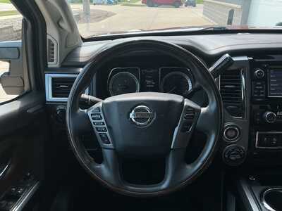 2018 Nissan Titan, $28598. Photo 12
