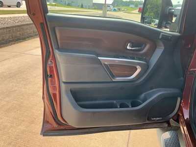 2018 Nissan Titan, $28598. Photo 8
