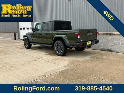 2022 Jeep Gladiator, $29389. Photo 3