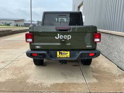2022 Jeep Gladiator, $29389. Photo 5