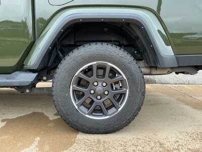 2022 Jeep Gladiator, $29389. Photo 6
