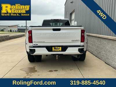 2024 Chevrolet 3500 Crew Cab, $71588. Photo 3