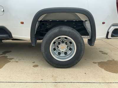2024 Chevrolet 3500 Crew Cab, $71588. Photo 5