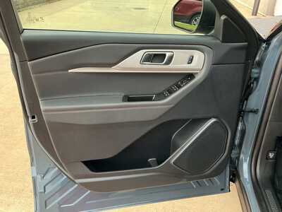 2026 Ford Explorer, $45184. Photo 7