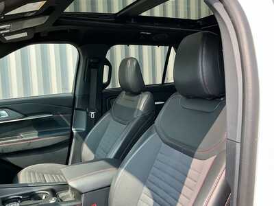 2025 Ford Explorer, $39974. Photo 10