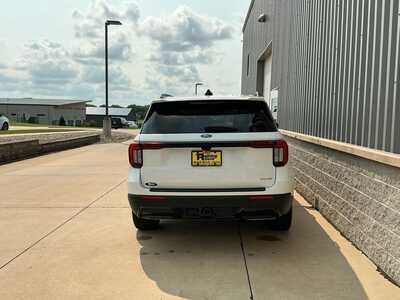 2025 Ford Explorer, $39974. Photo 5