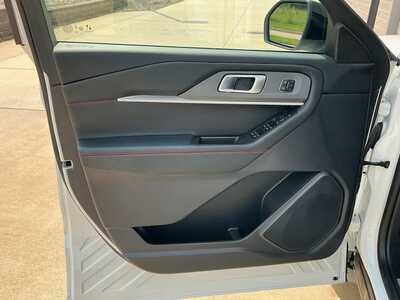 2025 Ford Explorer, $39974. Photo 8