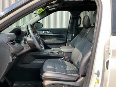 2025 Ford Explorer, $39974. Photo 9