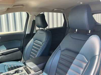 2023 Ford Edge, $25373. Photo 9