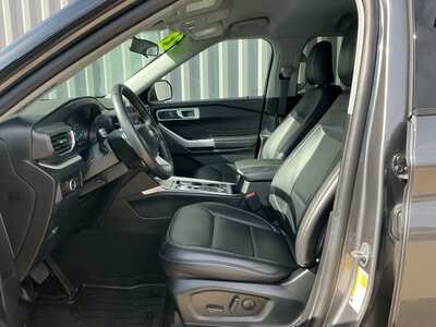 2023 Ford Explorer, $32579. Photo 9