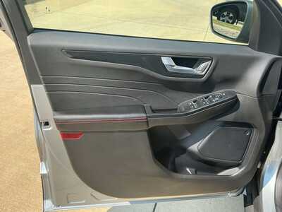 2024 Ford Escape, $25974. Photo 7