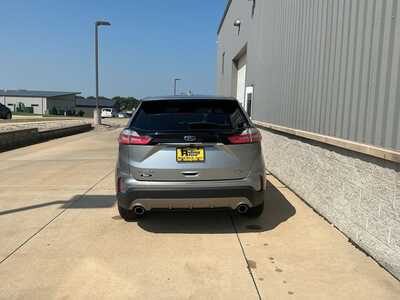 2020 Ford Edge, $21582. Photo 5
