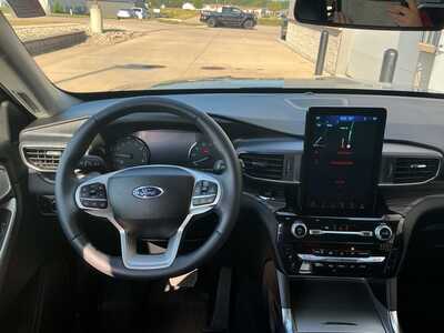 2023 Ford Explorer, $36992. Photo 11