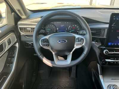 2023 Ford Explorer, $36992. Photo 12