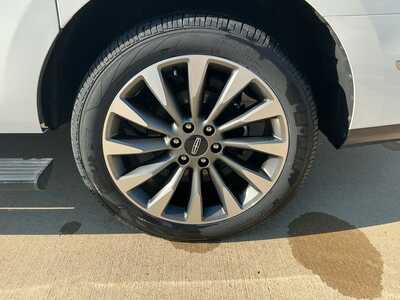 2021 Lincoln Navigator L, $40526. Photo 6