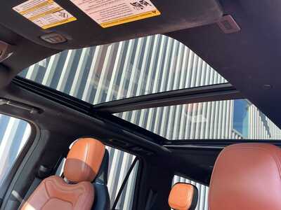 2021 Lincoln Navigator L, $40526. Photo 8
