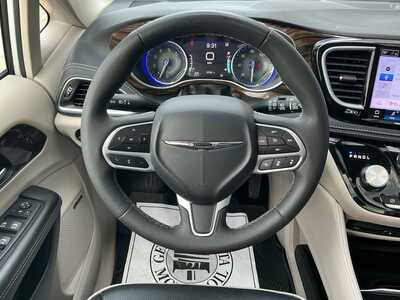 2023 Chrysler Pacifica, $34847. Photo 12