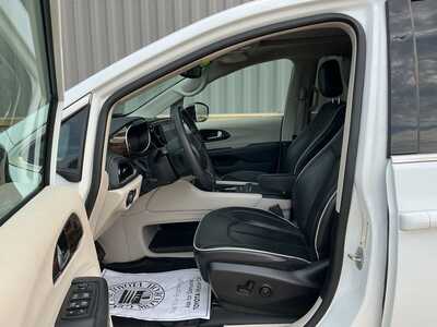 2023 Chrysler Pacifica, $34847. Photo 8