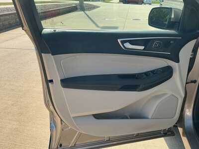 2020 Ford Edge, $23597. Photo 7