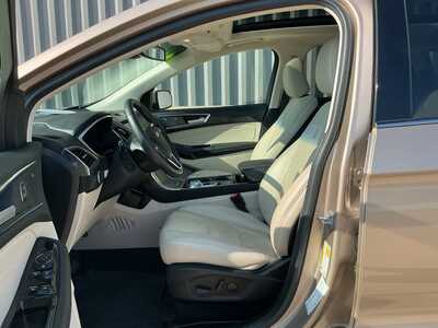 2020 Ford Edge, $23597. Photo 8