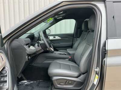 2027 Ford Explorer, $45954. Photo 8